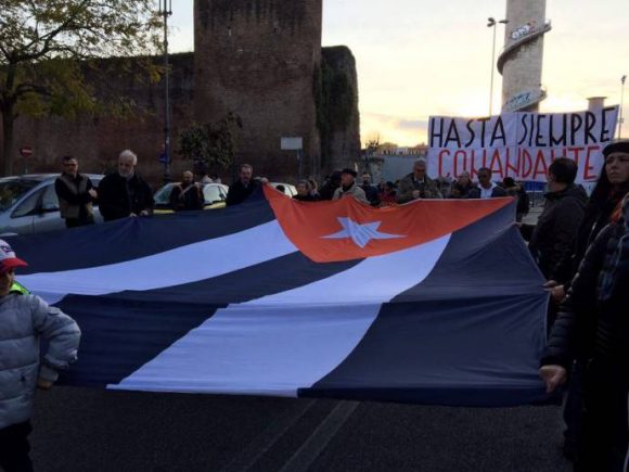 La multitudinaria marcha tuvo lugar en una céntrica avenida de la capital italiana.