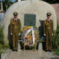 Dois ramos de flores dedicados por Raúl e Díaz-Canel ao Comandante-em-chefe Fidel Castro Ruz no Dia dos Pais foram depositados na rocha monumento que guarda suas cinzas. Foto: Eduardo Palomares