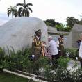 Nguyen Phu Trong depositó una hermosa ofrenda floral dedicada al líder la Revolución Cubana. Foto: Estudios Revolución