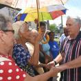 El Jefe de Estado compartió con el pueblo en Paraíso, donde recibió múltiples muestras de cariño. Foto: Estudios Revolución