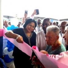 La embajadora cubana en la nación, Vilma Reyes Valdespino, destacó que la apertura de este centro consuma un sueño del Comandante en Jefe Fidel Castro. Foto: Cubaminrex.