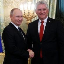 El presidente ruso, Vladímir Putin, recibe a su homólogo cubano, Miguel Díaz-Canel, en el Kremlin de Moscú. Foto: Reuters.