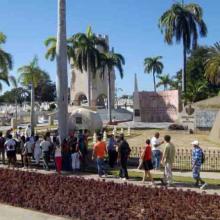 Pueblo cubano rinde tributo al líder de la Revolución Cubana