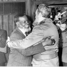 Fidel, Raúl y San Nujoma, en la firma de protocolo entre Cuba y Namibia el 6 de marzo de 1991. Foto: Orlando Cardona