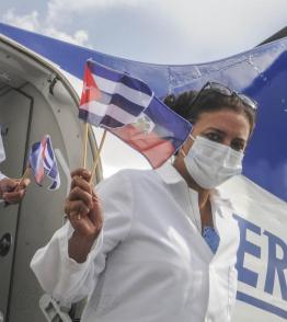 Desde Haití llegó a la Patria la brigada médica Henry Reeve, que luchó en esa hermana nación contra la COVID-19. Foto: Dunia Álvarez Palacios