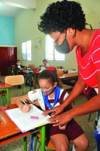 Os professores, neste ano difícil, enfrentaram o desafio de educar com um novo sorriso. Photo: Ismael Batista