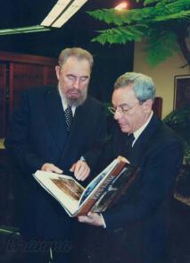 Una relación entrañable tuvo siempre el Historiador de la Ciudad de La Habana, el Doctor Eusebio Leal Spengler con el líder histórico de la Revolución Cubana Fidel Castro Ruz. Foto: Archivo de Granma