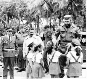 Durante la fecunda y ardua etapa de lucha revolucionaria, el Comandante en Jefe priorizó la educación en el país, además de sumarle cuantiosos aportes Foto: Archivo de Granma