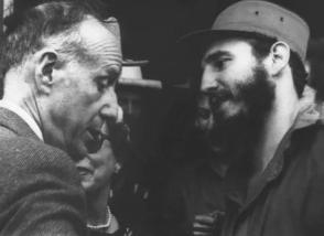 El periodista Herbert L. Matthews publicó en The New York Times un artículo en el que se decía que a Fidel lo quiere el pueblo y eso es lo más importante. En la foto, el periodista y el Comandante en Jefe. foto: fidel soldado de las ideas Foto: Sitio Fidel Soldado de las ideas 