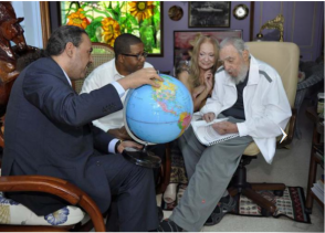 Fidel Castro y el Príncipe Ahmad Al-Fahad Al-Sabah, Presidente de la Asociación de Comités Olímpicos Nacionales (ACNO)