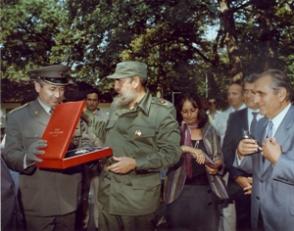 Condecorado con la Orden Gran Estrella de Yugoslavia y la Placa Dorada de la ciudad de Belgrado.