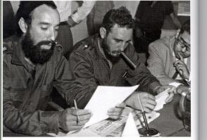 Fidel Castro junto a Antonio Núñez Jiménez