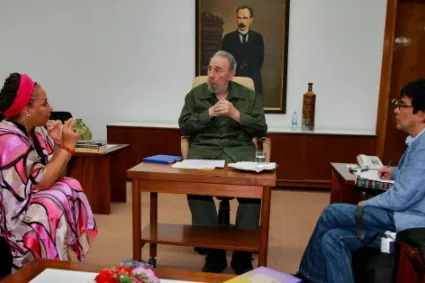 Fidel sostiene encuentro con la senadora colombiana Piedad Córdoba, líder del movimiento Colombianos y Colombianas por la Paz