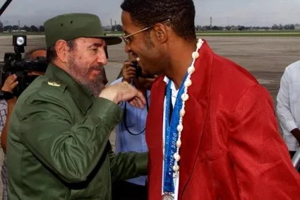 fidel recibe a delegacion cubana_sidney