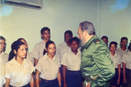 fidel inaugura escuela de Instructores de Arte